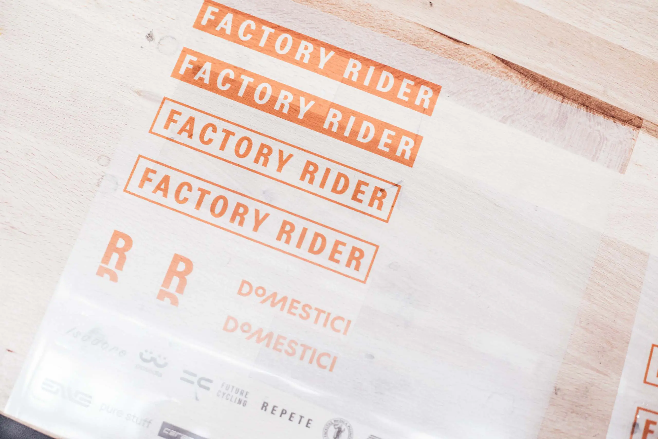 Repete, Domestici, factory rider